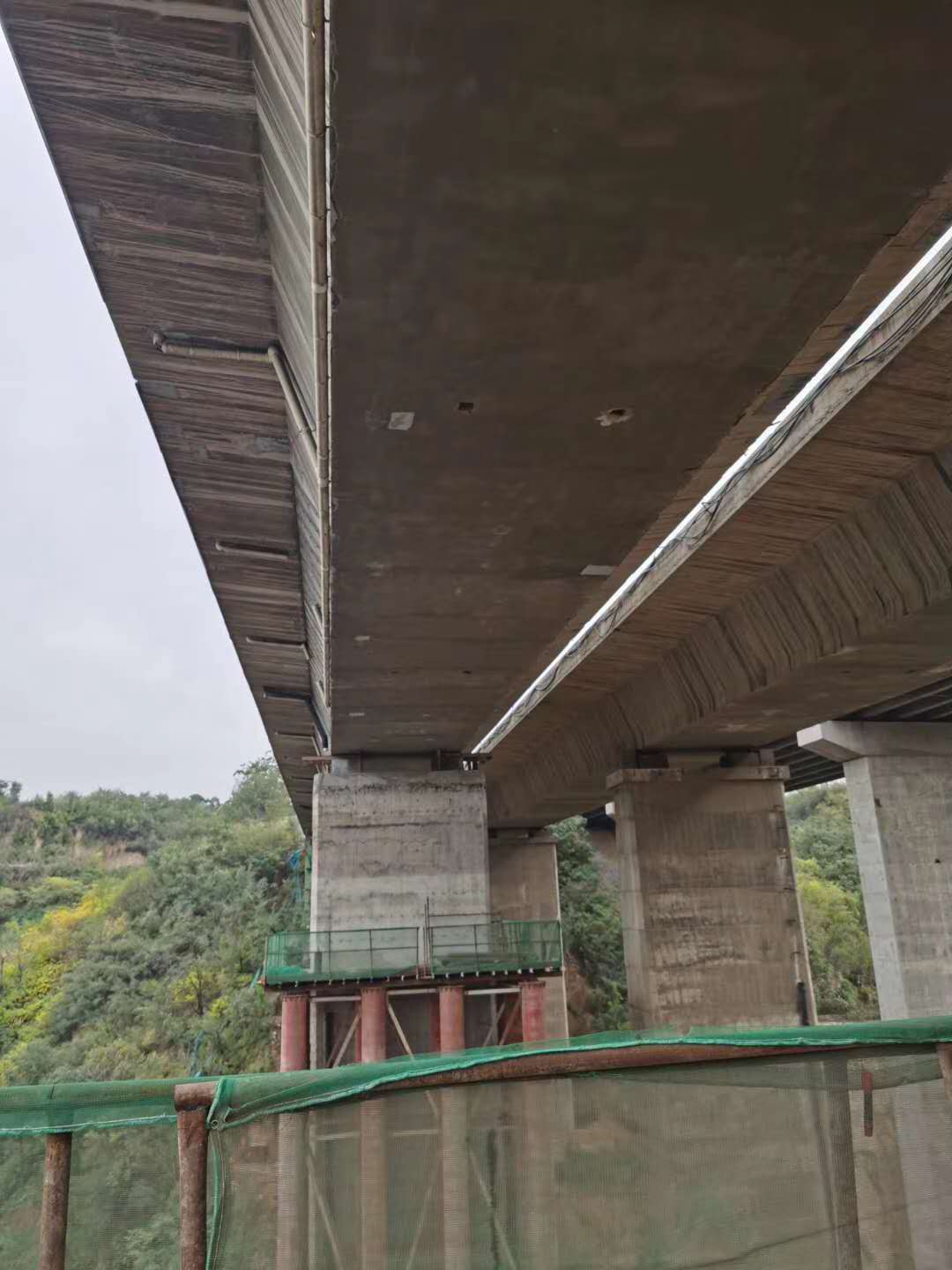 四平桥梁加固前制定可行设计方案图并用对施工方法